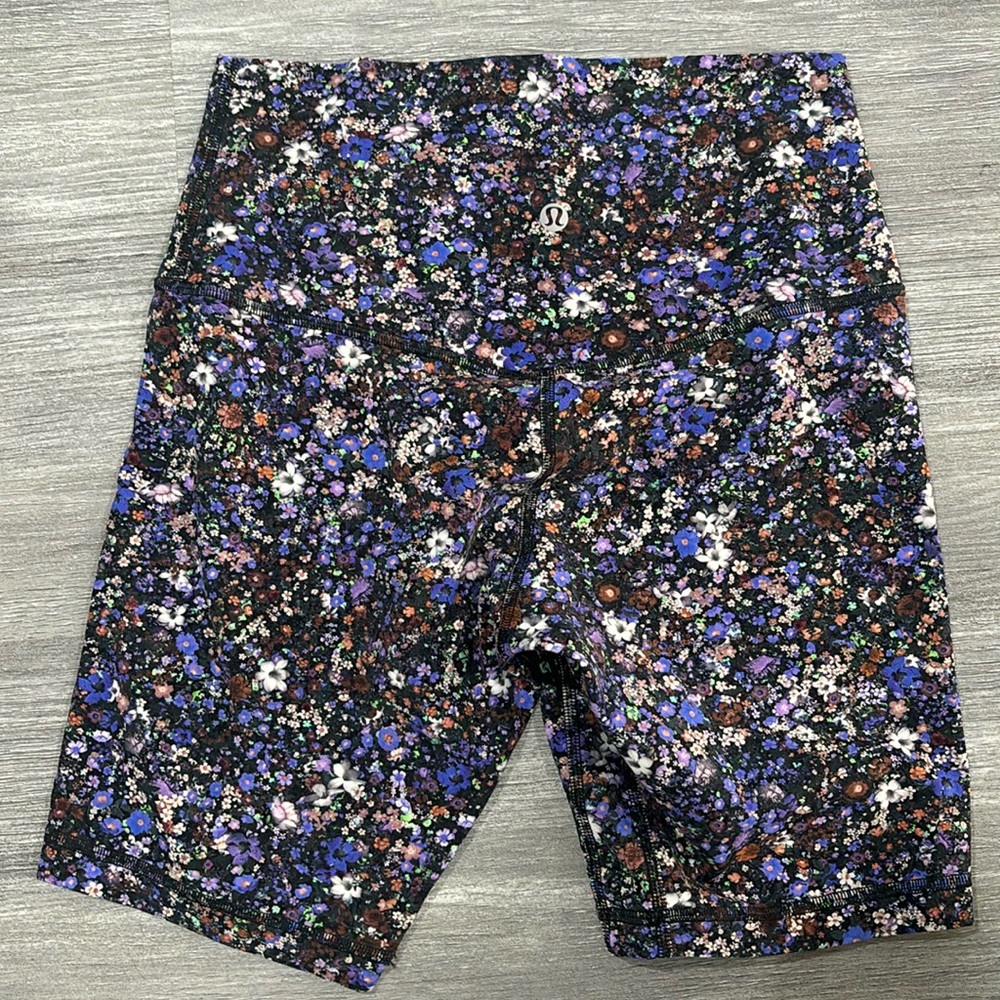 Lulu Lemon align shorts size 6